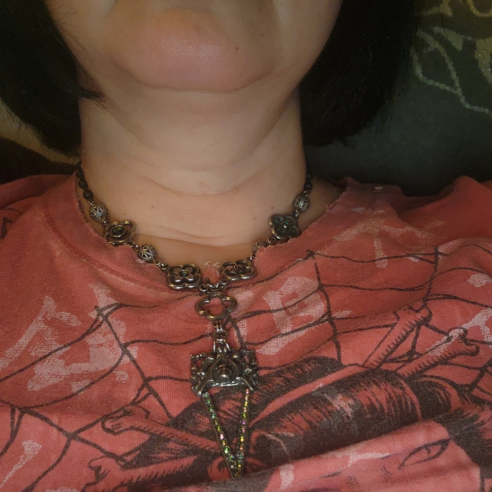 Martha Rotten clover dagger skull necklace